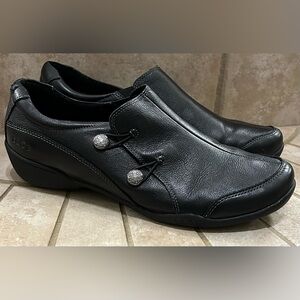 Taos Encore Slip On Shoes Size 12 Black Leather Clogs Comfortable Everyday Wear